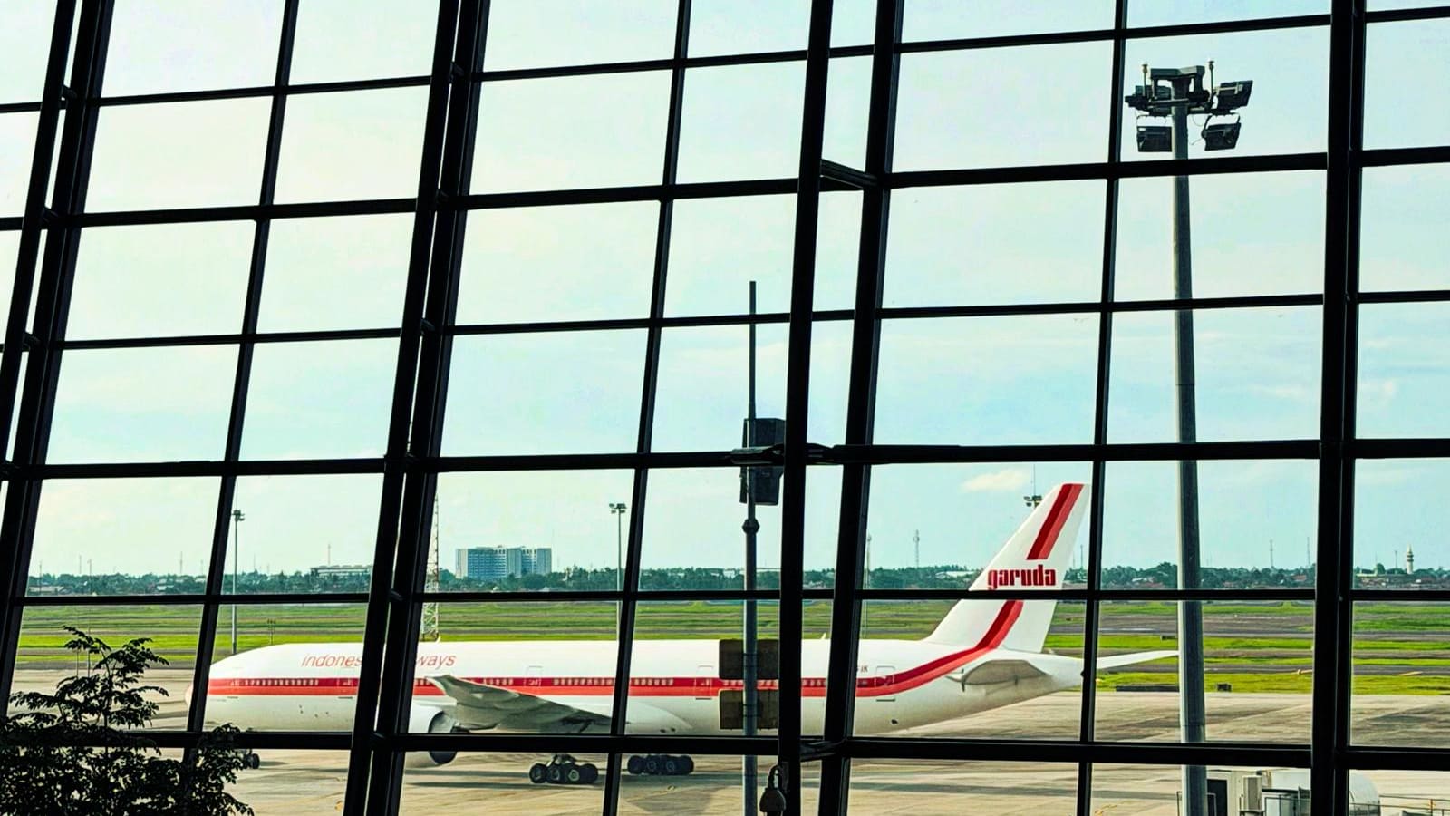 Garuda Indonesia Kehilangan Mahkota Bintang Lima: Skytrax Turunkan Rating Maskapai Nasional