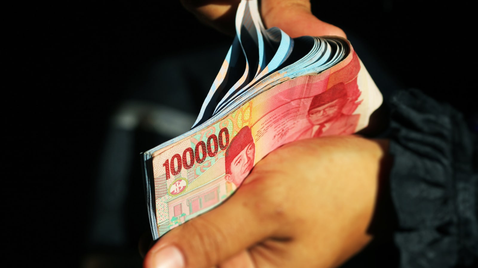 Disparitas Pajak THR 2026: ASN Untung, Pekerja Swasta Tetap Kena Potongan