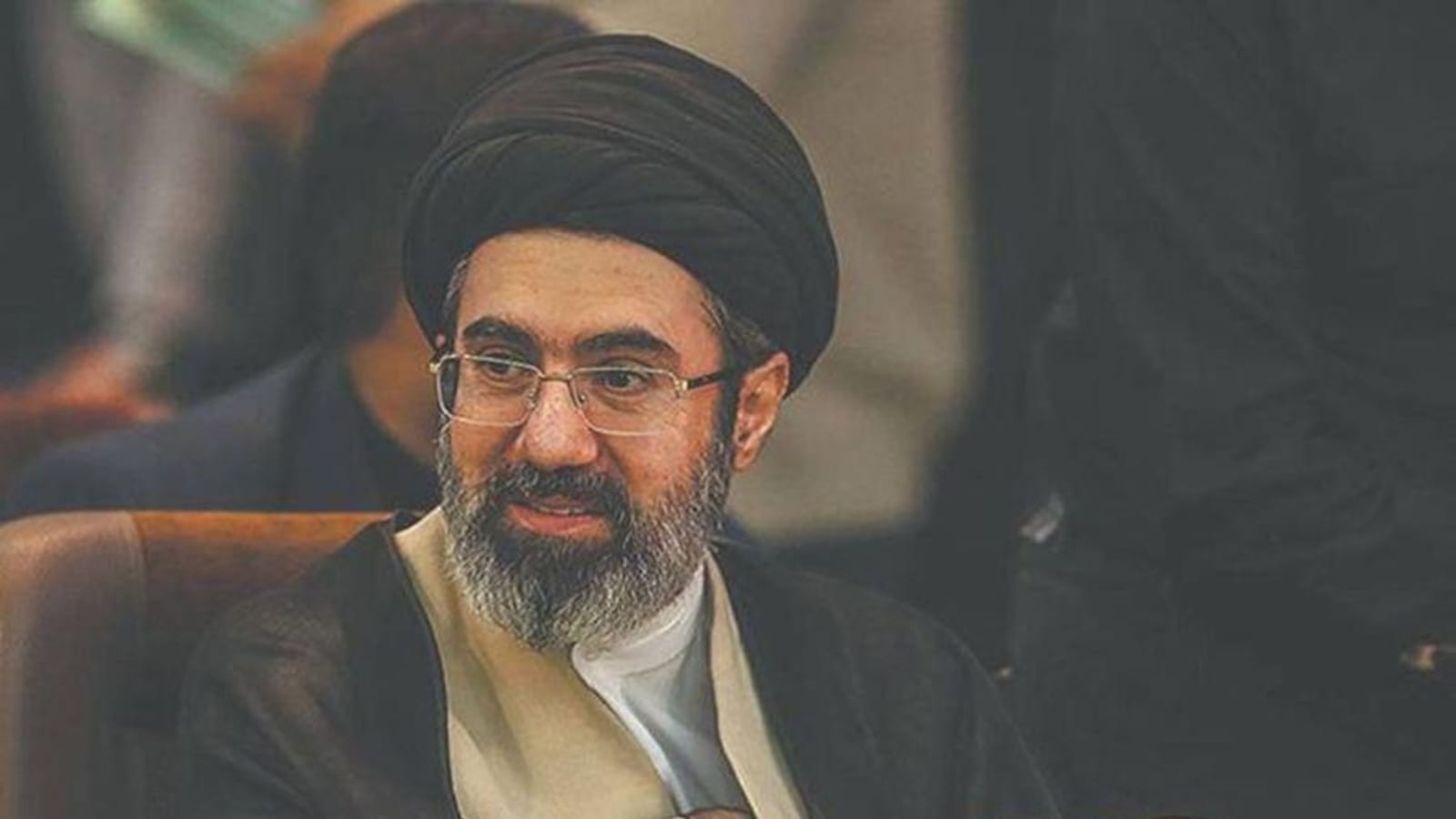 Mojtaba Khamenei: Sosok Misterius yang Siap Mengambil Kendali Iran Setelah Ayahnya
