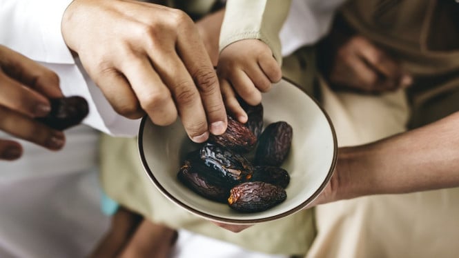 Kurma Saat Sahur: Rahasia Energi Stabil Puasa yang Jarang Diketahui