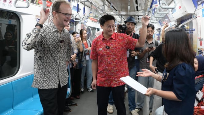 QR Code Rahasia di MRT Jakarta Membuka Pintu Studi ke Universitas Inggris, Ini Caranya!