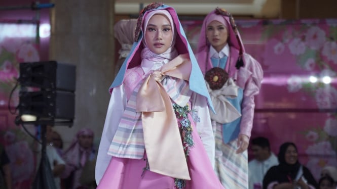 Hijab Berbunga: Koleksi Fashion Muslim yang Merayakan Keindahan Alam di Panggung