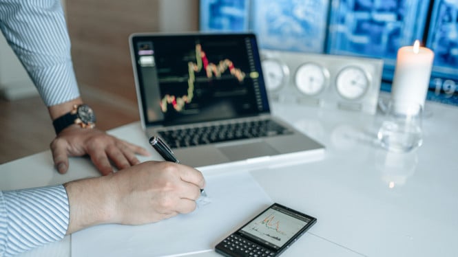 Saham Berguncang? Jangan Panik! Strategi Jitu Ini Jaga Portfolio Tetap Aman