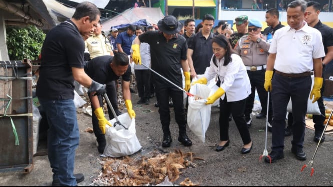 Kepala Polda Metro Jaya Pimpin Operasi Bersih Pasar Kramatjati, 823 Petugas Siaga Penuh