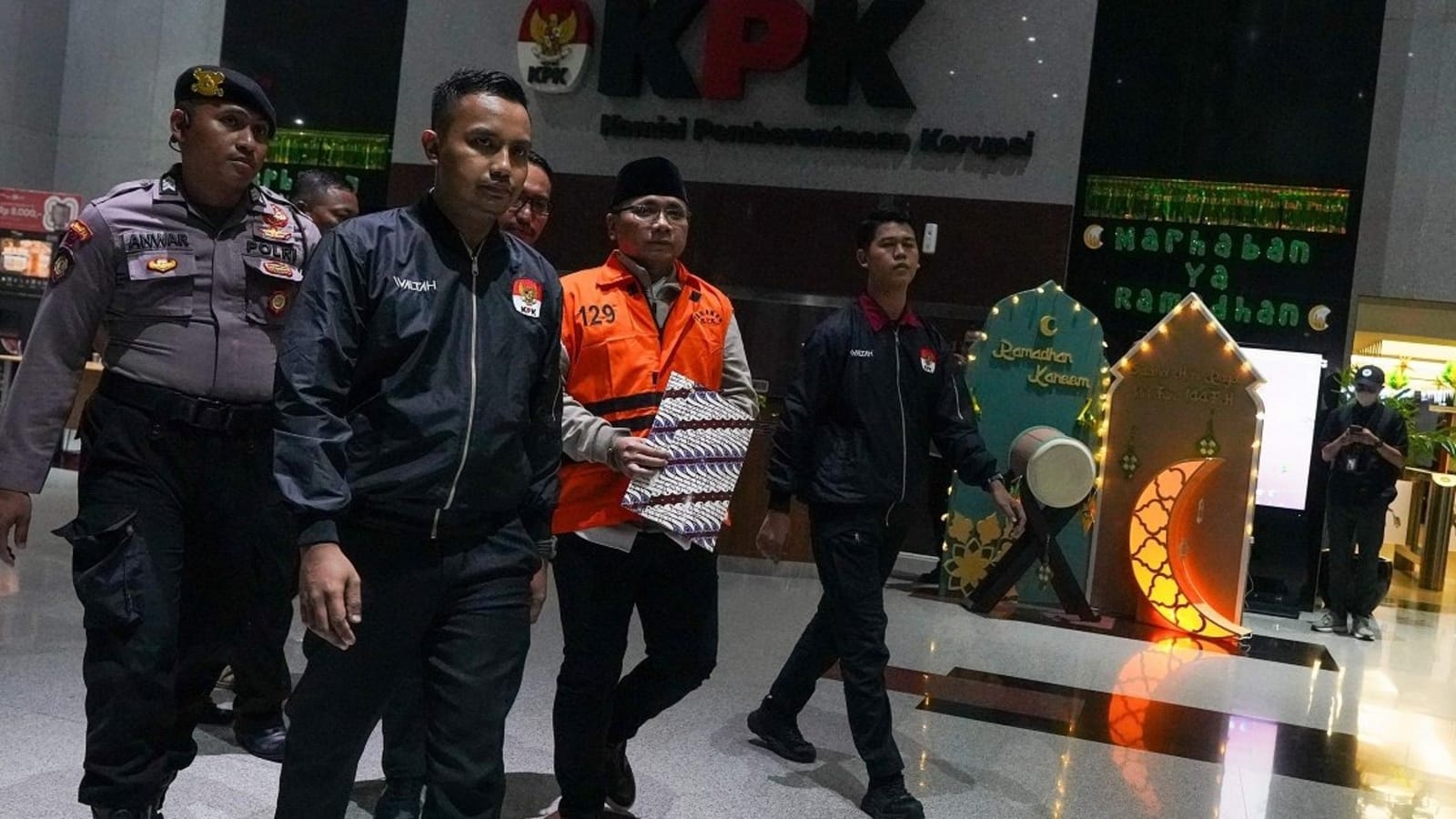 Tersangka Baru KPK: Mantan Menteri Agama Didakwa Manipulasi Dana Haji Jemaah untuk Keperluan Pribadi
