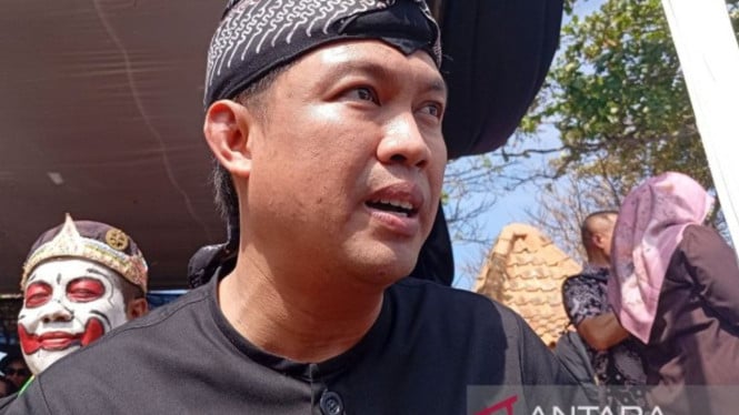 Bupati Cilacap Tertangkap Tangan Peras Satker, KPK Sita Ratusan Miliar Rupiah untuk THR