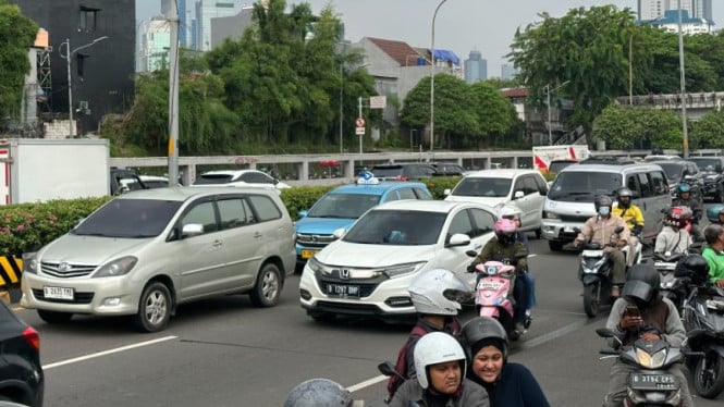 Jalanan Jakarta Mulai Padat, Gelombang Pertama Pemudik Sudah Beraksi