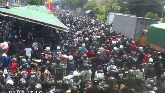 Macet Parah Gilimanuk: Polisi Ambil Tindakan Darurat, Antrian Kendaraan Masih Memanjang 18 Kilometer