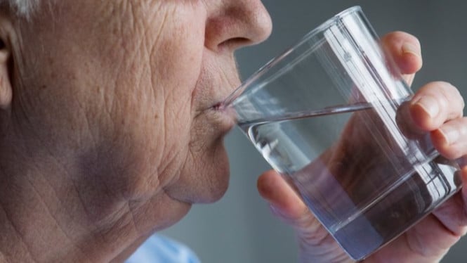 Revolusi Minum Air: Bagaimana Kesadaran Lingkungan Mengubah Pilihan Minuman Masyarakat Indonesia