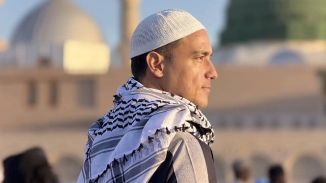 Hamish Daud Buka Hati di Baitullah: Perjalanan Spiritual yang Ubah Segalanya