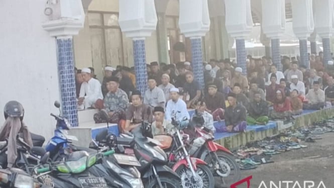 Tradisi Unik: Warga Pesantren Jember Rayakan Lebaran Lebih Awal dari Mayoritas