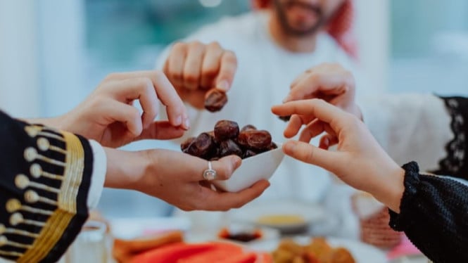 Waktu Berbuka Puasa Jakarta dan Sekitarnya Kamis 19 Maret 2026 - Jangan Sampai Ketinggalan!