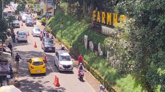 Jalanan Lembang Mulai Membludak, Polisi Kerahkan 6 Titik Rekayasa untuk Lancarkan Arus Balik