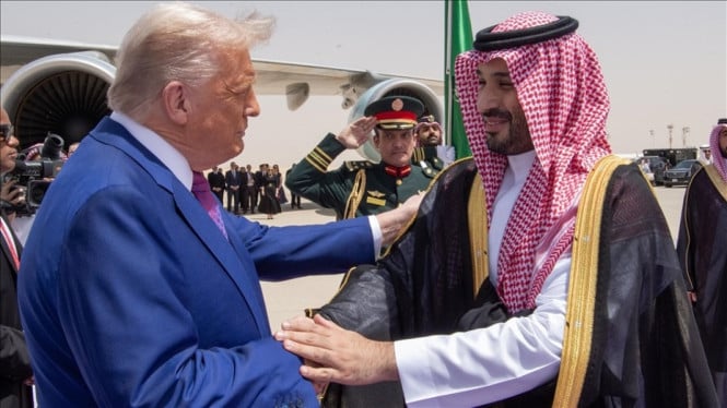 Diplomasi Bayangan: Bagaimana Saudi Arabia Memainkan Catur Geopolitik dengan Trump untuk Hadapi Iran
