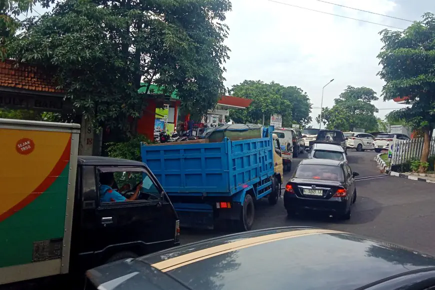 Antisipasi Kenaikan BBM Berujung Antrian Panjang di SPBU, Ini Penyebabnya