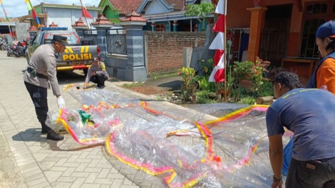Ledakan Balon Udara Malam Hari Bikin Rumah Warga Hancur, Polisi Gerak Cepat
