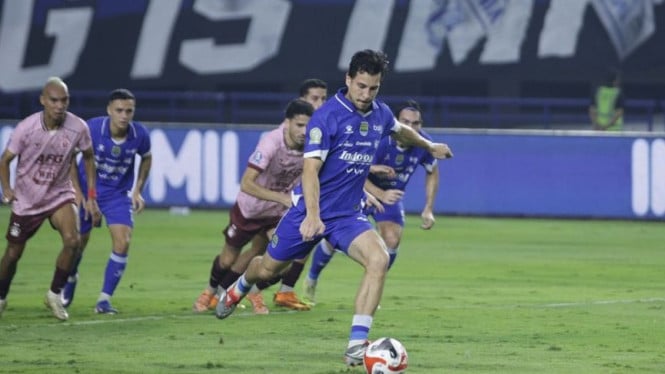 Persib Bandung Ogah Puas di Puncak, Thom Haye Tegas: Target Kami Hanya Satu - Juara!