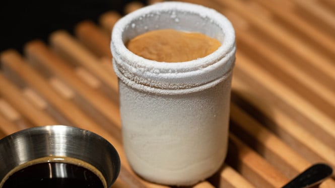 Viral! Kopi Membeku -86°C Jadi Tren Anak Muda, Ini Sensasi Minum Minuman Ekstrem yang Bikin Ketagihan