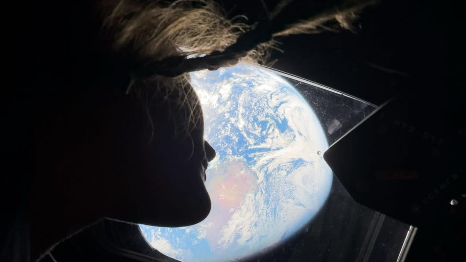 Dari iPhone hingga Kamera Vintage Nikon: Teknologi Konsumen yang Akan Menemani Astronot ke Bulan