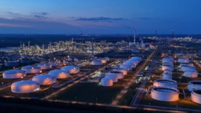 Ketegangan Geopolitik AS-Iran Membuat Harga Minyak Melambung ke Level Tertinggi dalam Sebulan