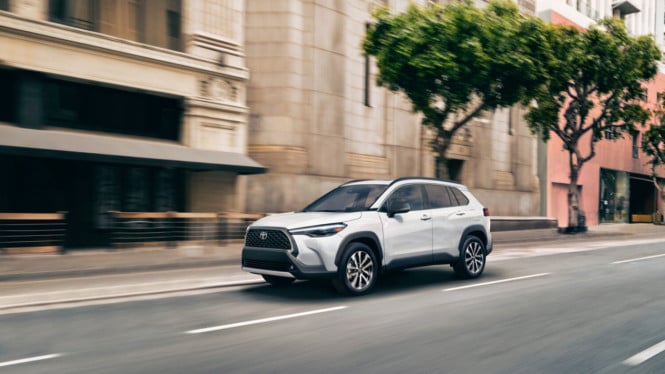 Bensin Mahal? Jangan Panik, Ini Pilihan Mobil Super Hemat untuk 2026 yang Bikin Kantong Lega