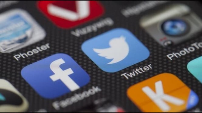 Mengapa Kamu Tidak Bisa Berhenti Stalking Akun Orang di Instagram? Ini Penjelasan Psikologisnya