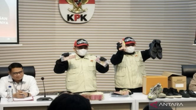 Bupati Tulungagung Ditangkap Tangan KPK, Ratusan Miliar dan Barang Mewah Disita