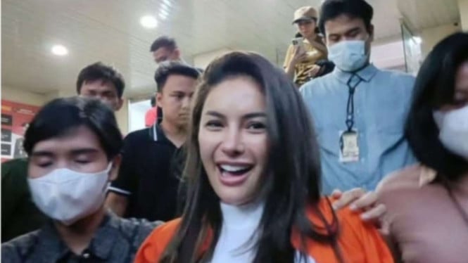Nikita Mirzani Layangkan Surat Terbuka ke Prabowo Pasca Vonis 6 Tahun, Tuding Sistem Hukum "Tidak Logis"