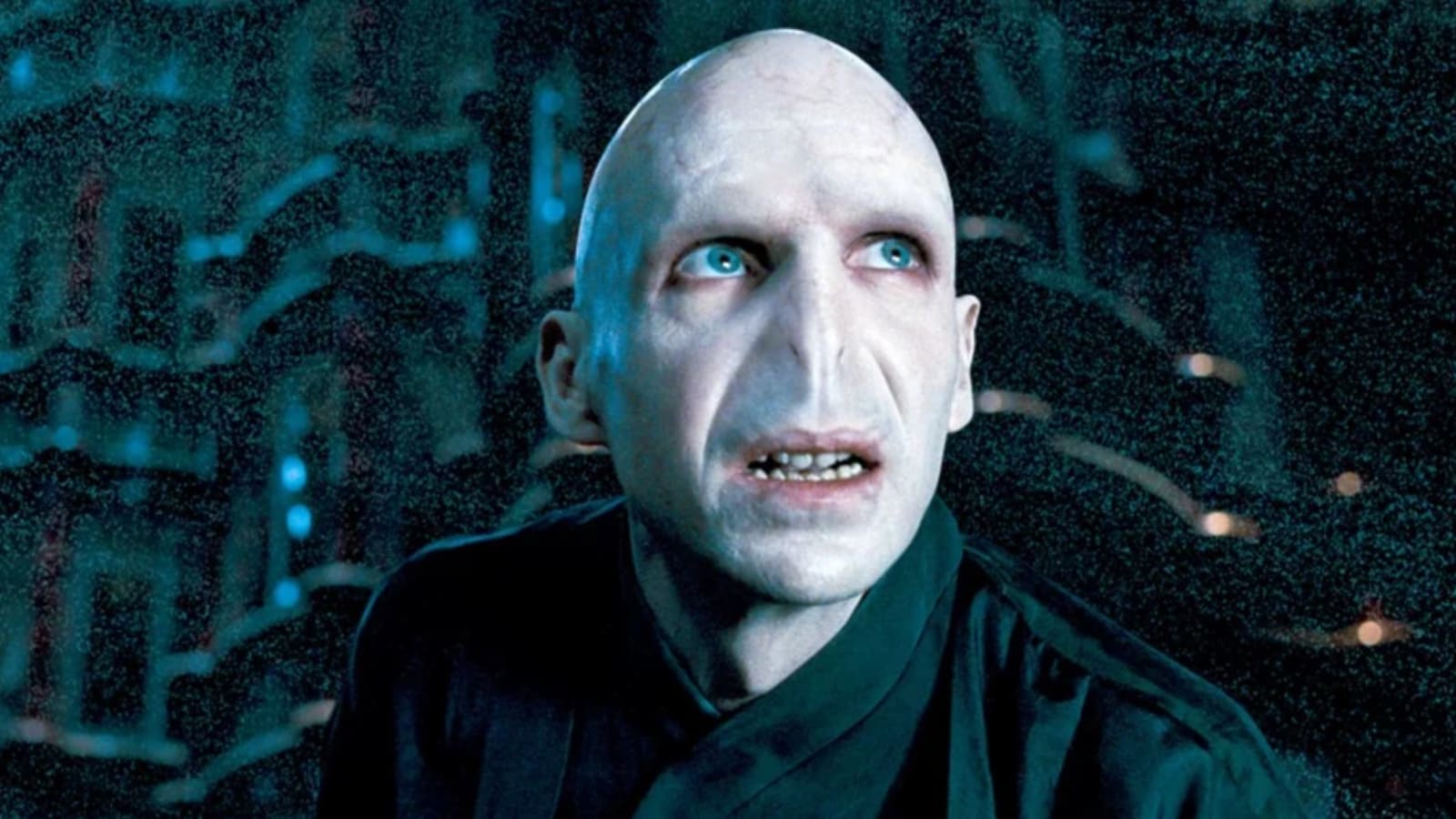 Ralph Fiennes Akhirnya Buka Mulut: Apakah Dark Lord Voldemort Akan Kembali di Serial Harry Potter?