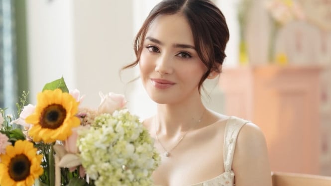 Syifa Hadju Manjakan Bridesmaid dengan Hadiah Mewah, Ini Isi Souvenir yang Bikin Iri!