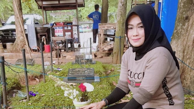 Ibunda Jupe Hadapi Krisis Finansial, Minta Bantuan ke Raffi Ahmad - Tamara Bleszynski Jadi Tamu Biasa di Pernikahan Teuku Rassya