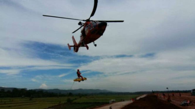 Misterius: Helikopter dengan 8 Penumpang Menghilang Kontak di Langit Kalimantan Barat