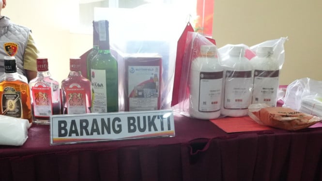 Pabrik Miras Gelap Berakhir di Tangan Polda Sumsel, 20 Ribu Botol Racun Sita