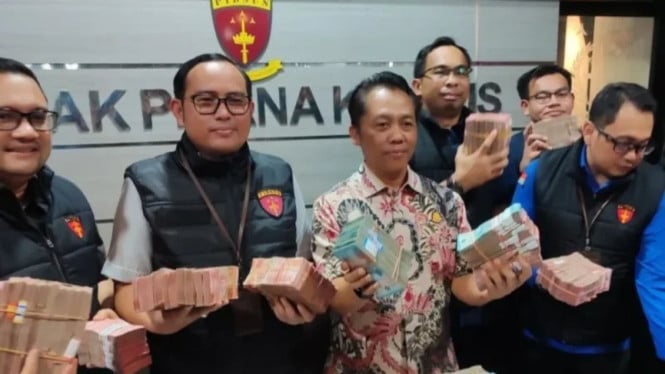 Kepala Dinas ESDM Jatim Ditangkap Kejati, Diduga Terlibat Pungli dengan Cara Sengaja Lamakan Izin