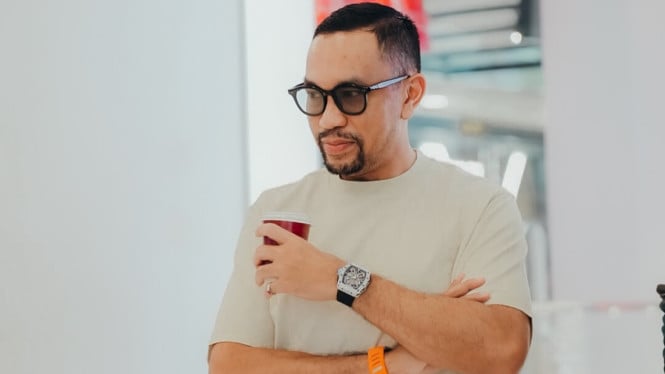 Ahmad Sahroni Buka Suara Soal Transformasi Istri, Ajak Publik Memberikan Kritik Konstruktif