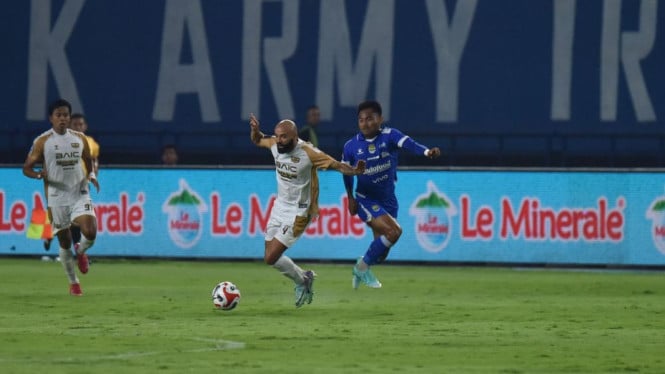 Drama Tikungan Terakhir! Persib Curi Poin dari Dewa United Setelah Tertinggal 0-2