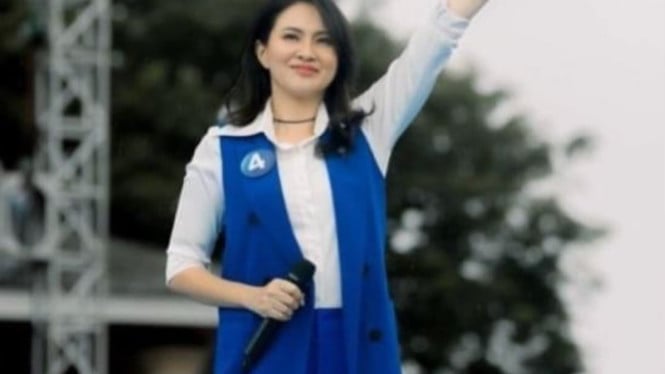 Sherly Tjoanda Raih Penghargaan Hari Kartini: Lebih dari Sekadar Wajah Cantik, Aksi Nyata untuk Maluku Utara