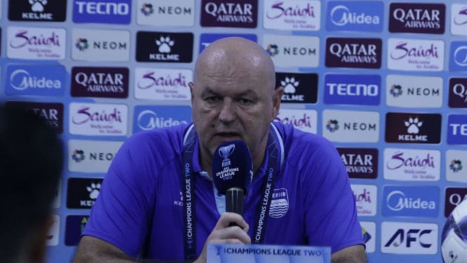 Bojan Hodak Akui Persib Kehilangan Momentum Setelah Ditahan Arema di Kandang
