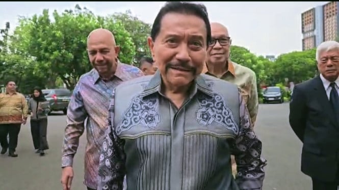 Hendropriyono Bongkar Kebohongan: Isu Penamparan Seskab Teddy Hanyalah Hoaks Belaka