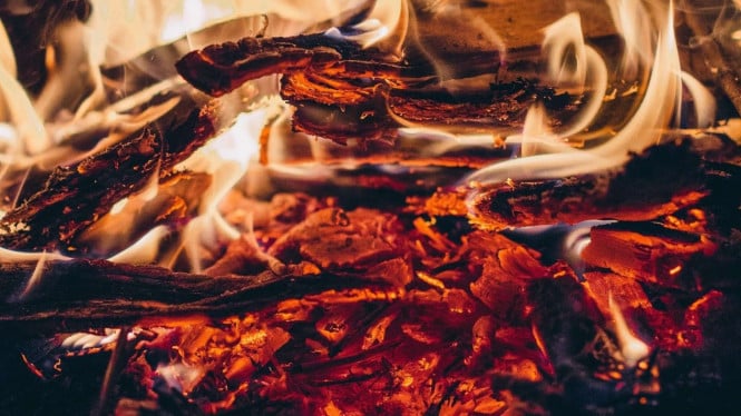 Sopir Angkot Korban Pembakaran Tanah Abang Hadapi Operasi Darurat, Luka Bakar 40 Persen Mengancam Nyawa