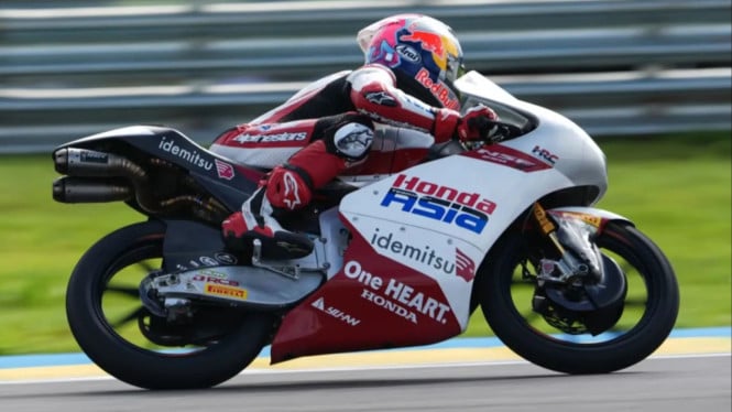 Dari Start Posisi 17, Veda Ega Bikin Kejutan di Moto3 Spanyol dengan Finis Keenam