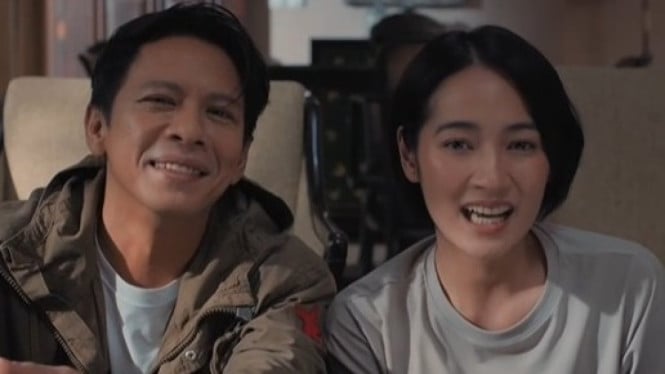 Ariel NOAH dan Niken Anjani Pamerkan Chemistry Memukau di Set Dilan ITB 1997