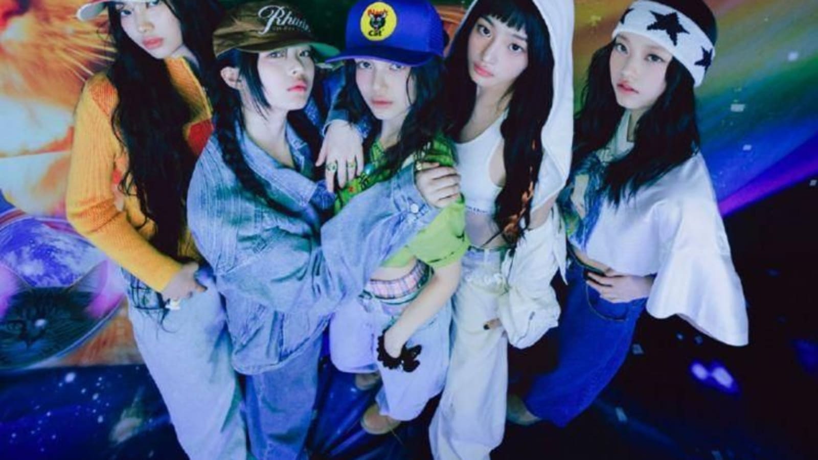 NewJeans Tertangkap Basah di Copenhagen, Sinyal Comeback Musik Baru Semakin Kuat