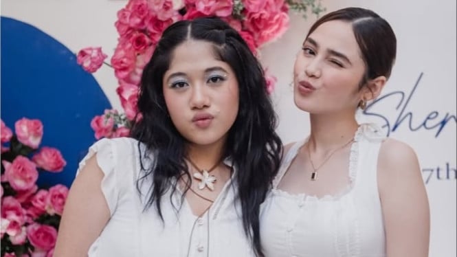 Sherina Hadju Mencuri Sorotan di Pernikahan Syifa, Pesona Adik Kandung yang Memukau Publik