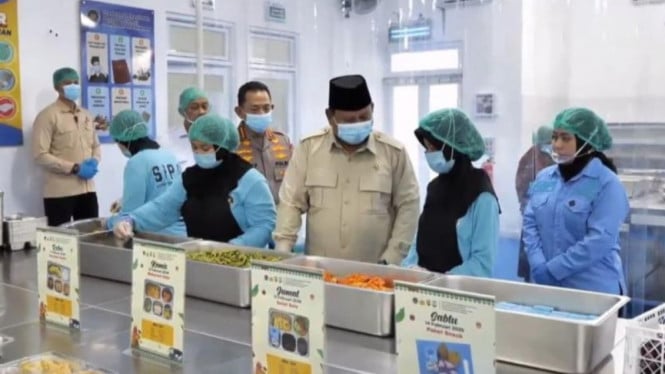 Prabowo Pastikan Program MBG Jadi Solusi Nyata Atasi Stunting dan Dorong Ekonomi Lokal