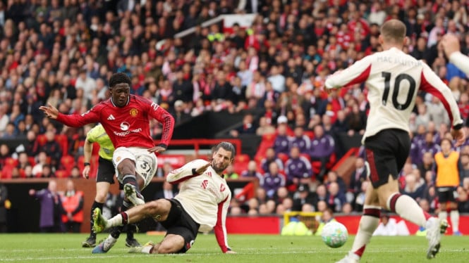Dominasi Total: Manchester United Bersaing Ketat dengan Liverpool di Puncak Klasemen