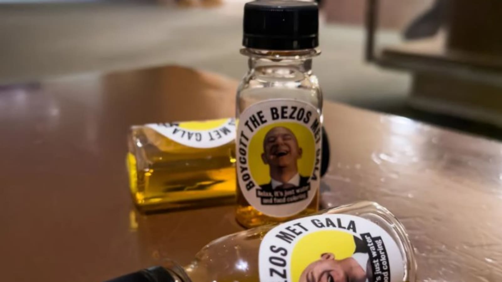 Skandal Urine dan Bezos: Bagaimana Met Gala 2026 Jadi Medan Perang Protes Sosial