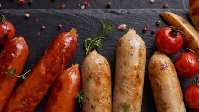 Sosis dari Limbah Produksi Bikin Heboh, Ini Penjelasan Islam tentang Halal dan Haram Makanan