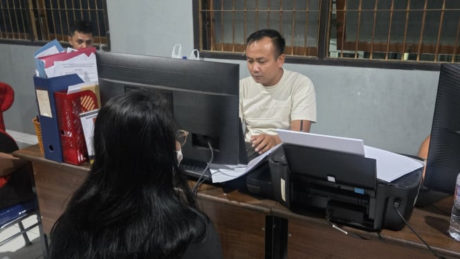 Wanita Ini Tertangkap Basah Selundupkan Sabu dan Inex ke Lapas Bandung dengan Cara Ekstrem