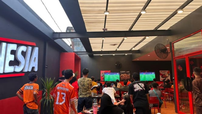 Dari Sofa ke Stadion: Bagaimana Sepakbola Mengubah Rutinitas Hidup Indonesia